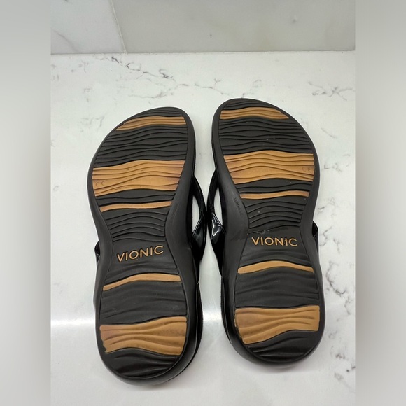 Vionic Bella Flip Flops. Size 8.  Black.  Great Condition. - Picture 3 of 4